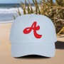 Cappello con lettera ricamata 3D